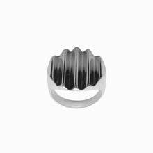 Load image into Gallery viewer, Wave Ring
